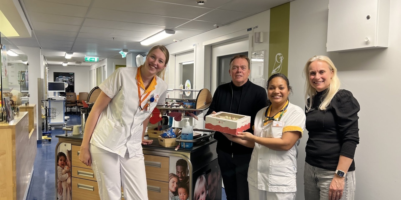 Familiekar van het Ronald McDonald Huis Leiden rijdt in het WAKZ